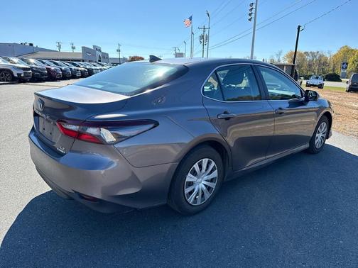 2024 Toyota Camry Hybrid LE