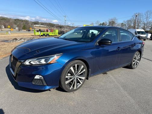 2021 Nissan Altima SR FWD