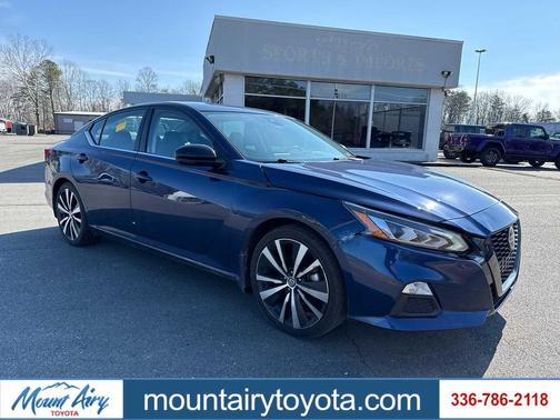 2021 Nissan Altima SR FWD