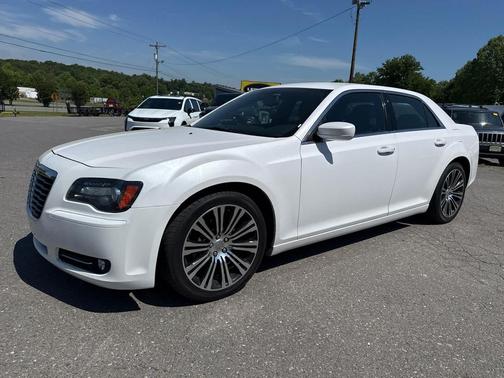 Ivory Tri-Coat Pearl 2014 Chrysler 300 S