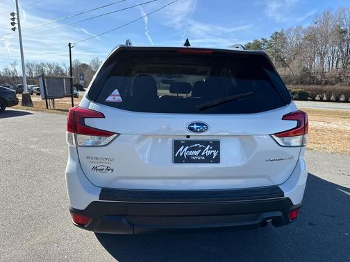 2024 Subaru Forester Premium