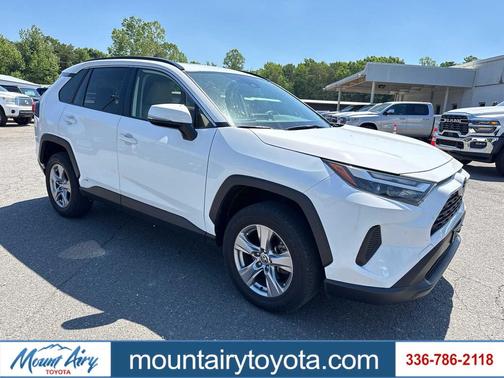 White 2022 Toyota RAV4 Hybrid XLE