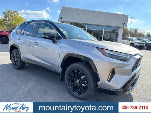 2025 Toyota RAV4 Hybrid SE