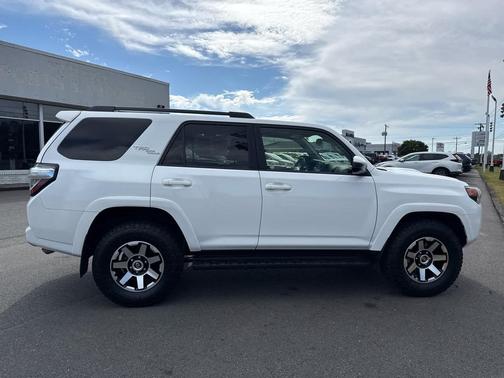 2024 Toyota 4Runner TRD Off Road