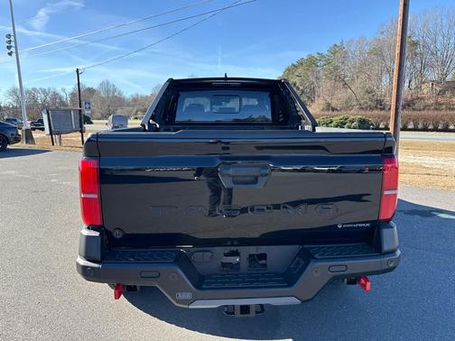 2025 Toyota Tacoma Hybrid Trailhunter