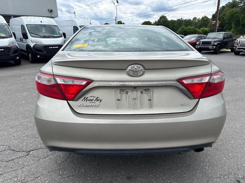 Creme Brulee Mica 2016 Toyota Camry SE