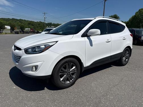 Winter White 2014 Hyundai TUCSON SE