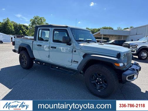 Limited Edition Earl Clearcoat 2023 Jeep Gladiator Sport