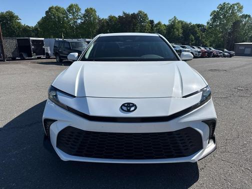 Ice Cap 2025 Toyota Camry SE