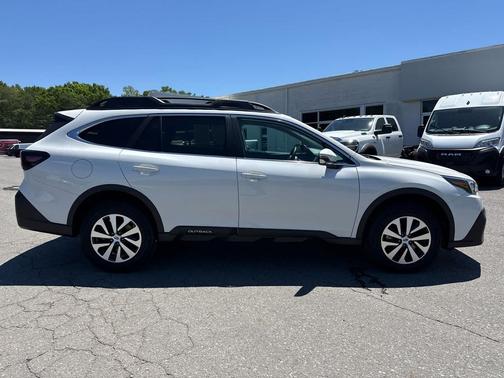 Crystal White Pearl 2022 Subaru Outback Premium