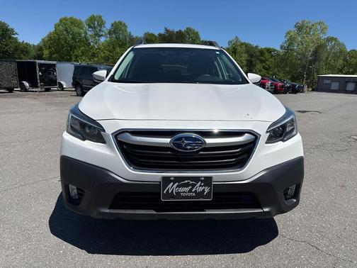 Crystal White Pearl 2022 Subaru Outback Premium