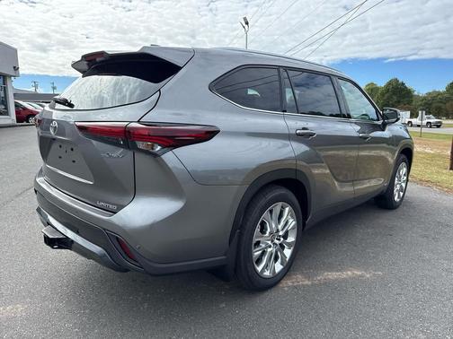 2025 Toyota Highlander Hybrid Limited