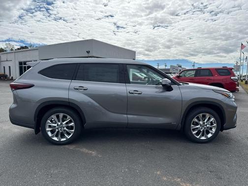 2025 Toyota Highlander Hybrid Limited