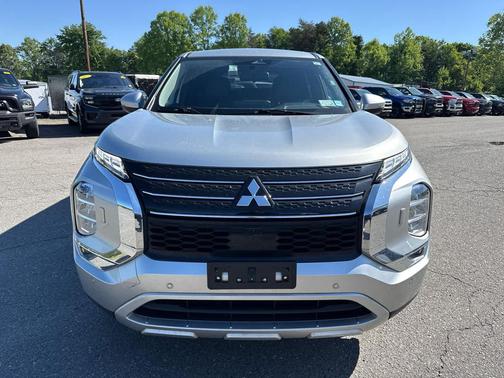 Alloy Silver Metallic 2024 Mitsubishi Outlander SE 2.5 S-AWC