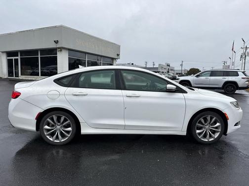 2016 Chrysler 200 S