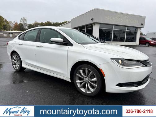 2016 Chrysler 200 S