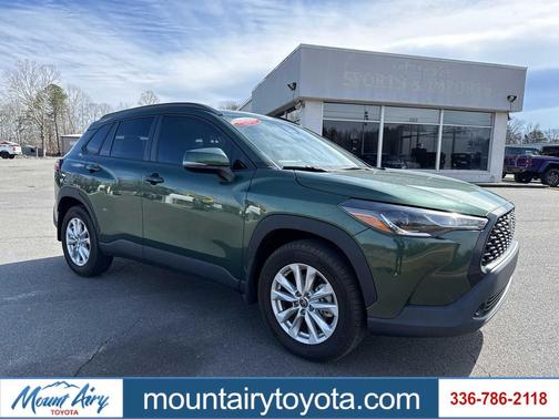 2024 Toyota Corolla Cross LE