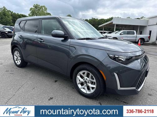 Gravity Gray 2024 Kia Soul LX