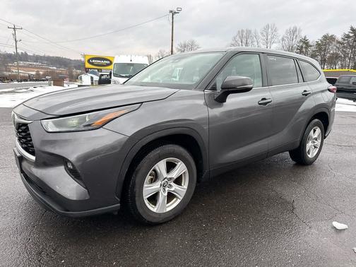 2024 Toyota Highlander LE