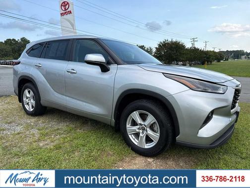 2024 Toyota Highlander LE