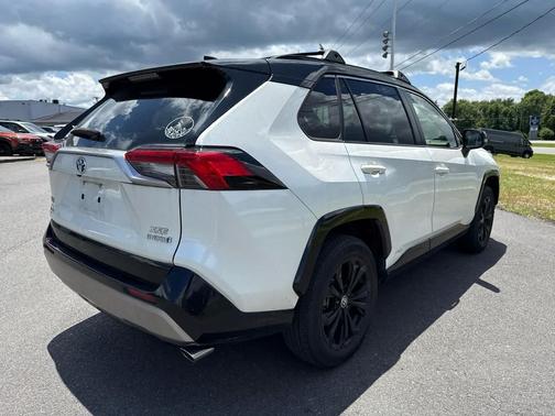 2022 Toyota RAV4 Hybrid SE
