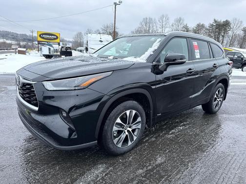 2026 Toyota Highlander Hybrid XLE