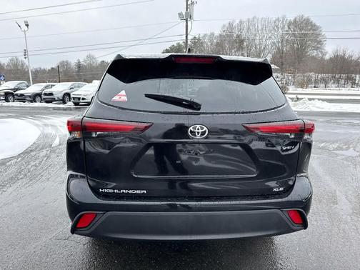 2026 Toyota Highlander Hybrid XLE