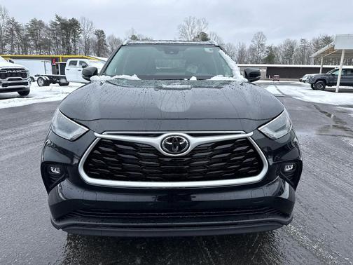 2026 Toyota Highlander Hybrid XLE