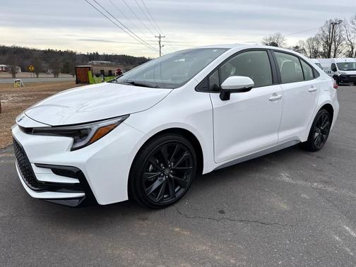 2025 Toyota Corolla Hybrid SE