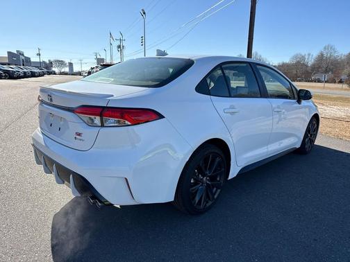 2025 Toyota Corolla Hybrid SE