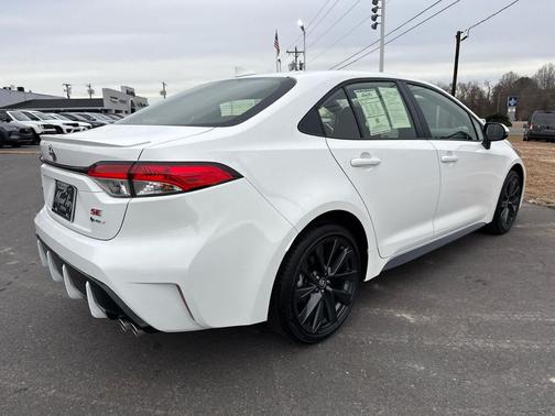 2025 Toyota Corolla Hybrid SE