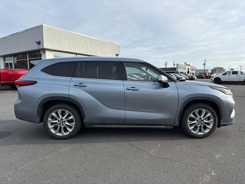 2022 Toyota Highlander Limited