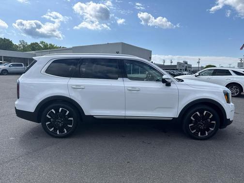 Glacial White Pearl 2024 Kia Telluride SX