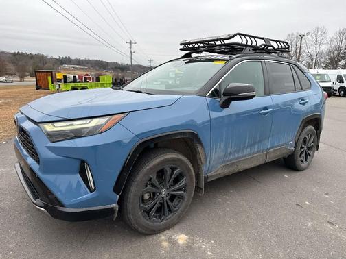 2022 Toyota RAV4 Hybrid SE