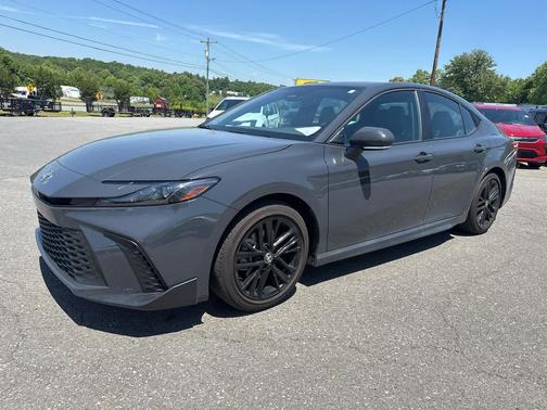Underground 2025 Toyota Camry SE