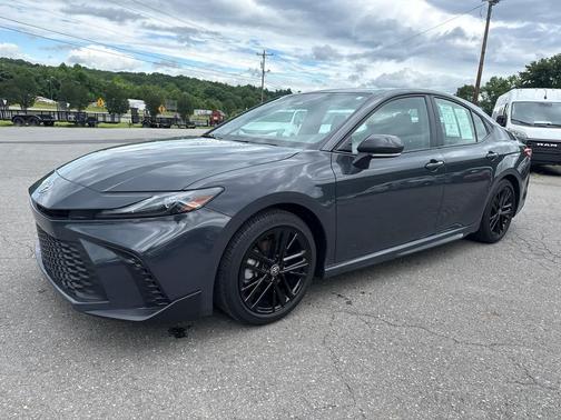 Underground 2025 Toyota Camry SE