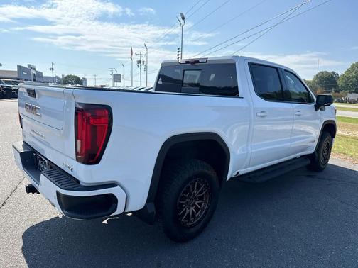 Summit White 2024 GMC Sierra 1500 AT4