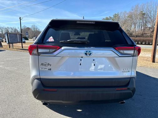 2024 Toyota RAV4 Hybrid XLE