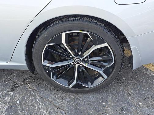 2024 Nissan Altima SR FWD