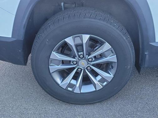 Summit White 2025 Chevrolet Equinox 1LT