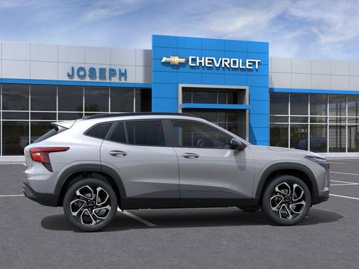 Sterling Gray Metallic 2026 Chevrolet Trax FWD 2RS