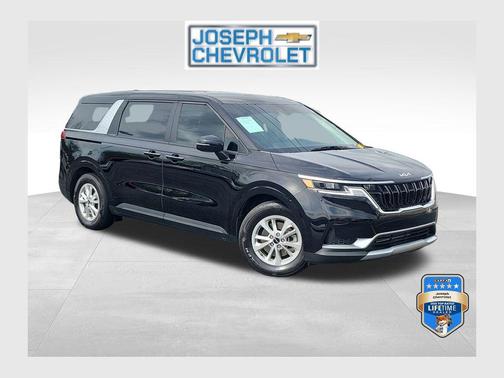 2024 Kia Carnival LX