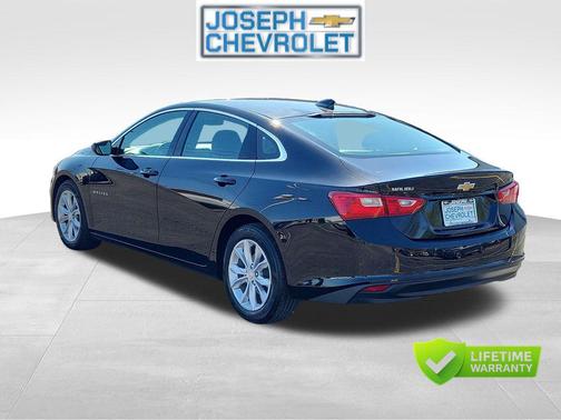 Mosaic Black Metallic 2024 Chevrolet Malibu FWD 1LT