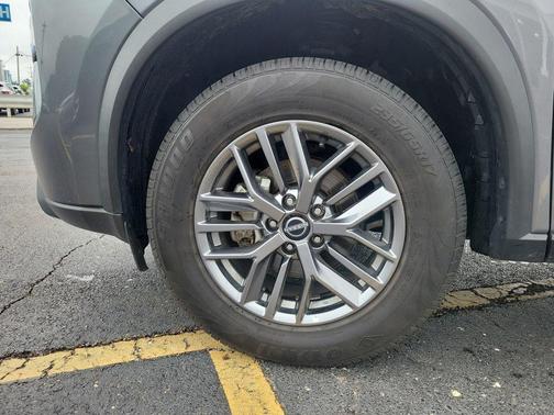Gun Metallic 2024 Nissan Rogue S