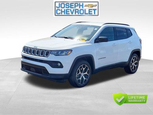 Bright White Clearcoat 2024 Jeep Compass Latitude
