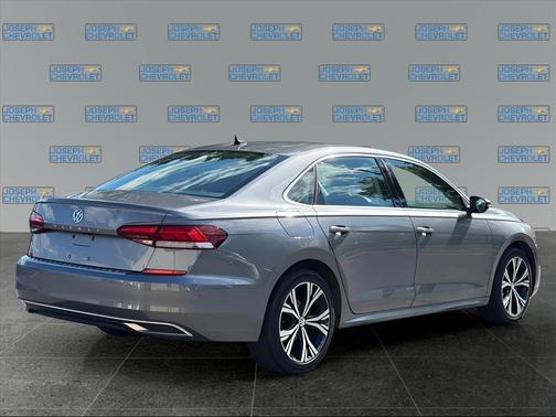 2021 Volkswagen Passat 2.0T SE