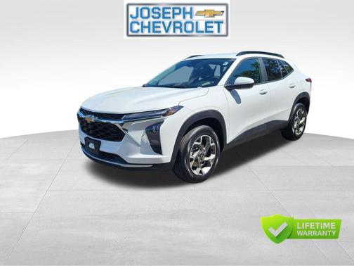 Summit White 2025 Chevrolet Trax LT