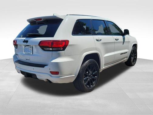 Bright White Clearcoat 2017 Jeep Grand Cherokee Altitude