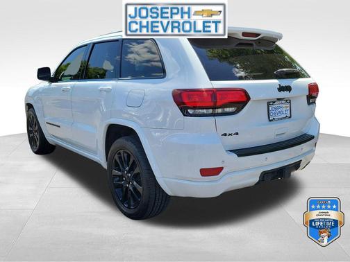 Bright White Clearcoat 2017 Jeep Grand Cherokee Altitude