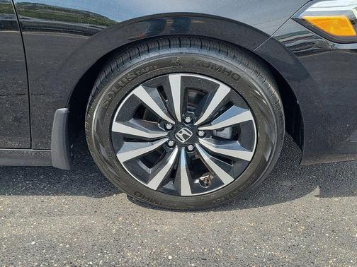 Crystal Black Pearl 2024 Honda Civic EX